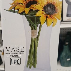 Elegant Glass Vase with Sunflower Arrangement